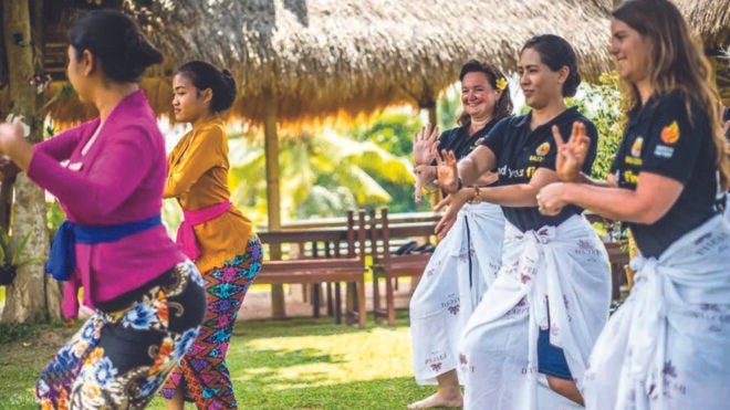 Ubud Bali : Balinese Dance Class for All Levels Lead by Instructor